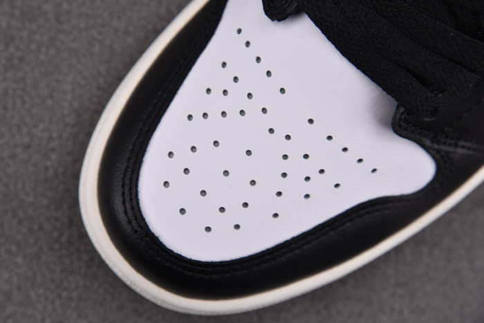 Air Jordan 1 Low Black Toe Medium Olive 553558-092