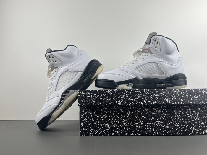 Air Jordan 5 Retro "White and Black" DD0587-110