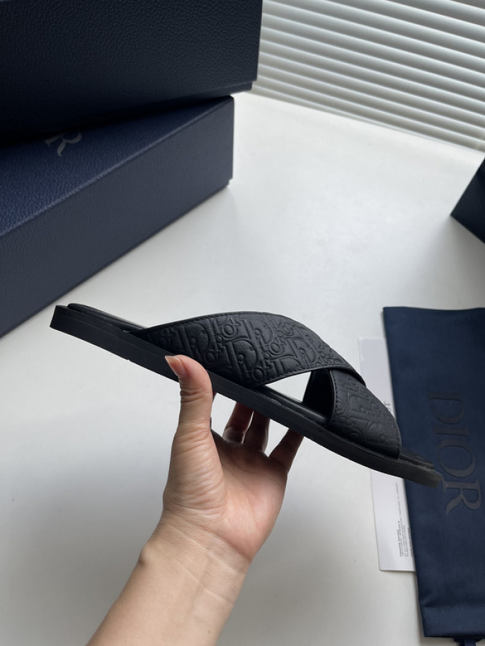 DO DESIGNER SLIPPERS