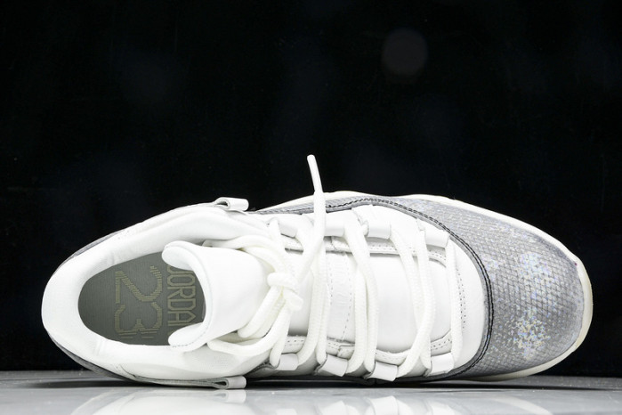 Air Jordan 11 Low HQ7000-001