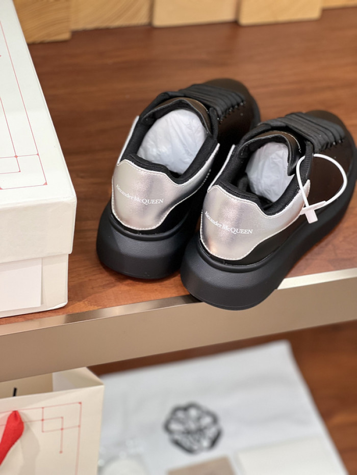 Alexander McQueen sneaker