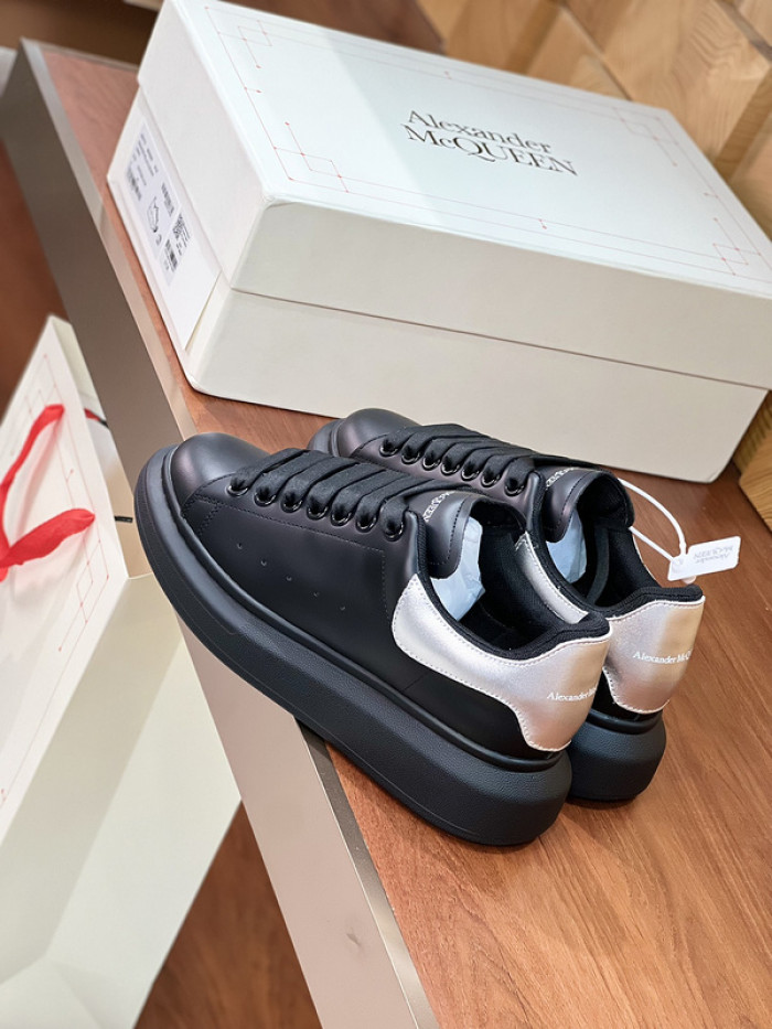Alexander McQueen sneaker