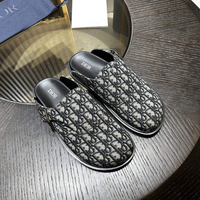 DO DESIGNER SLIPPERS