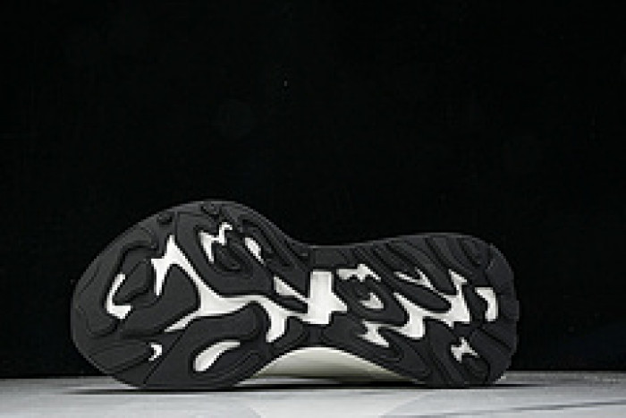 Alexander McQueen sneaker