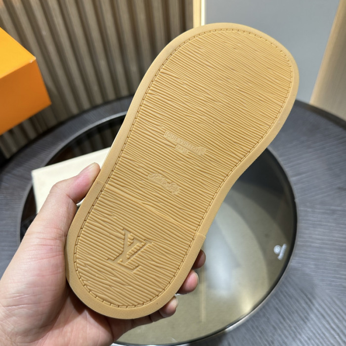 L&V SLIPPERS