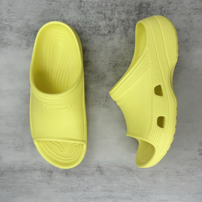 BLEN DESIGNER SLIPPERS