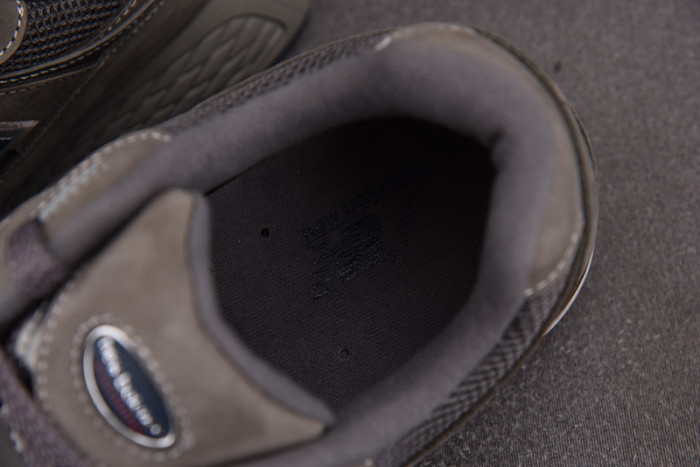 New Balance 2002R Light Grey ML2002RA