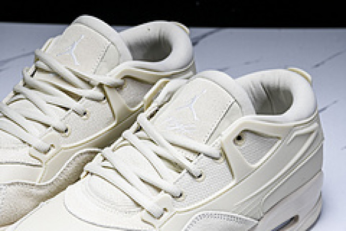 Air Jordan 4RM FQ7940 200