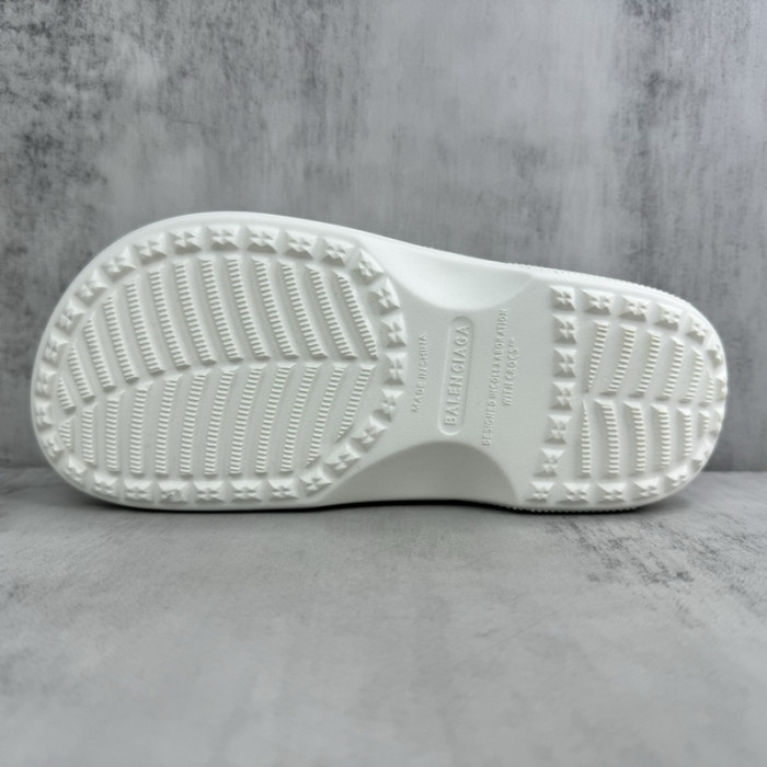 BLEN DESIGNER SLIPPERS