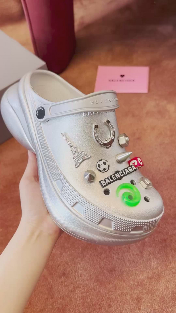 BLEN DESIGNER SLIPPERS