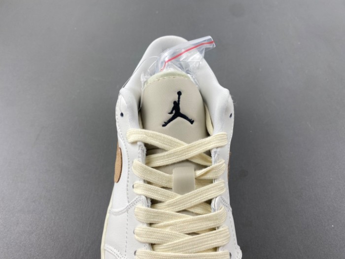 Air Jordan 1 Low ib8855-121