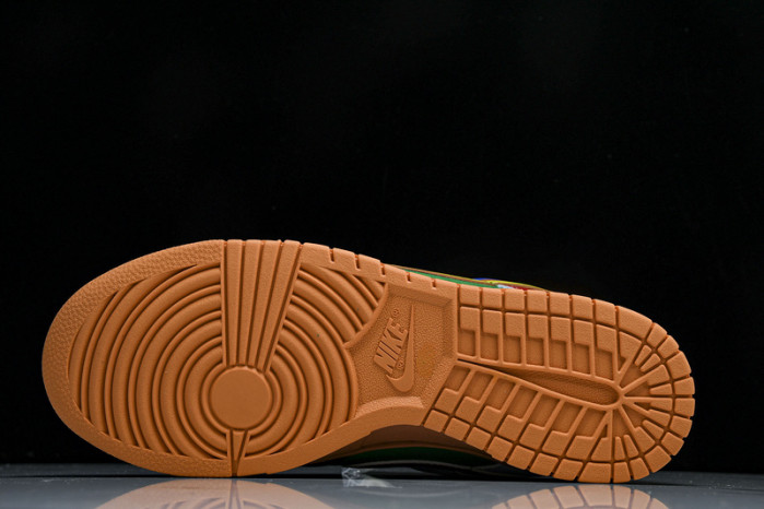 NK Dunk Low SE DH0952-100